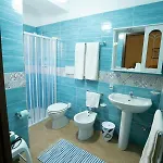 ラ リヴァ ホテル 3*