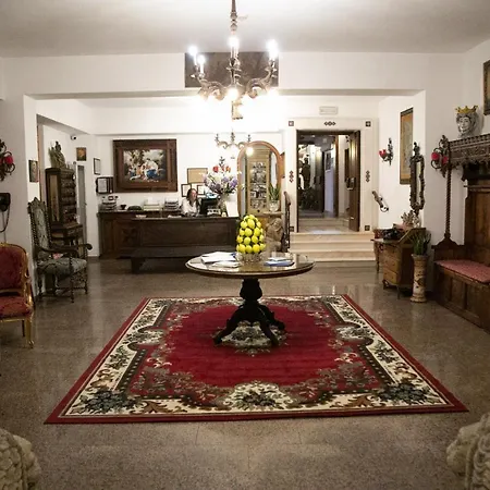 Hotel La Riva 3*