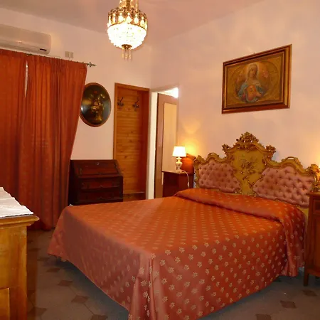 Otel La Riva Giardini Naxos