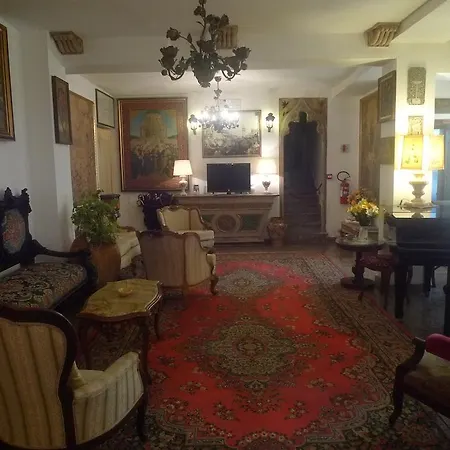 La Riva מלון 3*