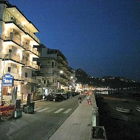 La Riva 지아르디니낙소스