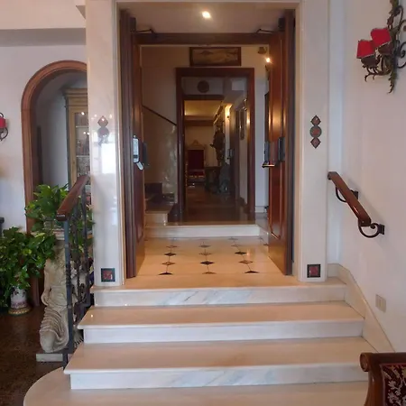 La Riva 호텔