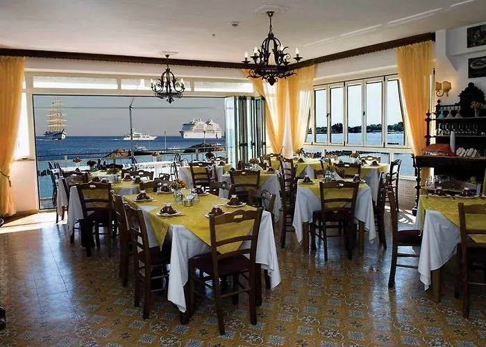 Hotel La Riva Giardini Naxos