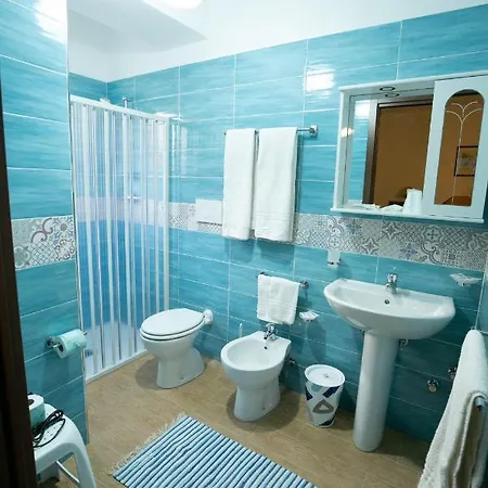 La Riva Szálloda 3*