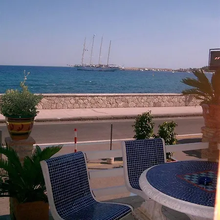 La Riva Szálloda Giardini Naxos