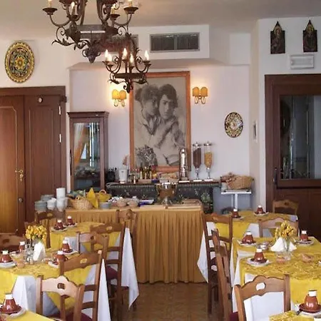 Szálloda La Riva 3*