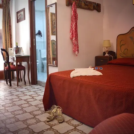 La Riva Szálloda Giardini Naxos