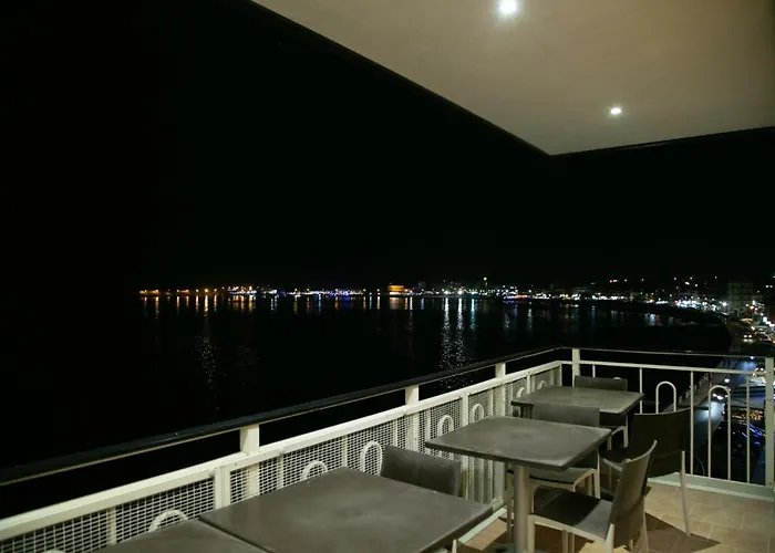 La Riva 3* جيارديني ناكسوس