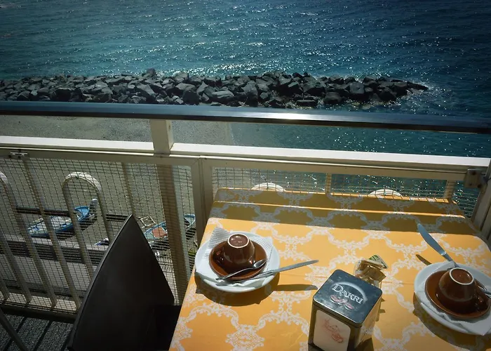 La Riva 3* جيارديني ناكسوس