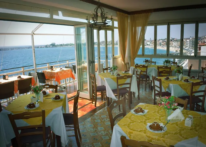 La Riva 3* جيارديني ناكسوس