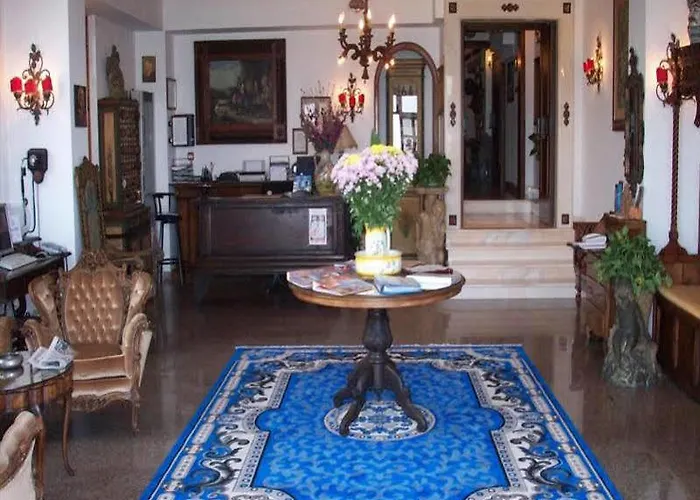 فندق La Riva جيارديني ناكسوس